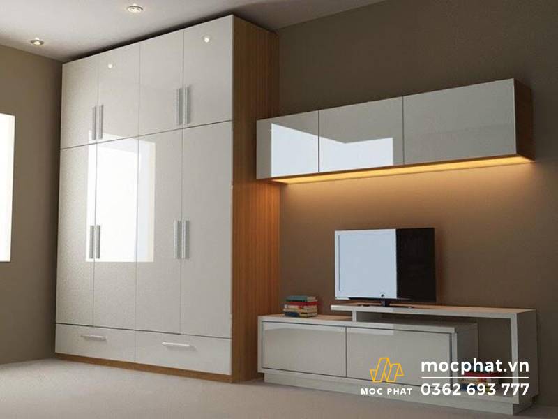 Tủ quần áo, kệ tivi được làm từ gỗ công nghiệp với màu sắc nhẹ nhàng, tinh tế