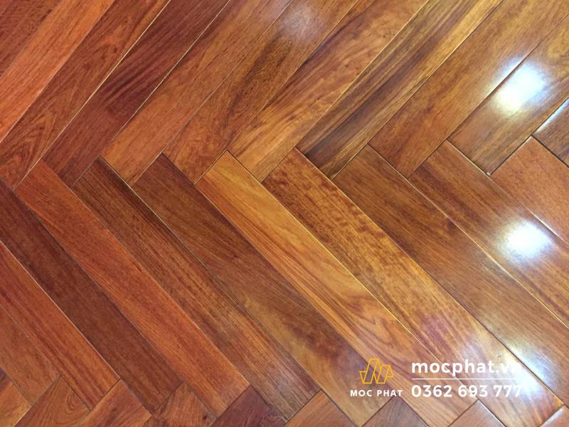 Sàn làm từ gỗ tự nhiên