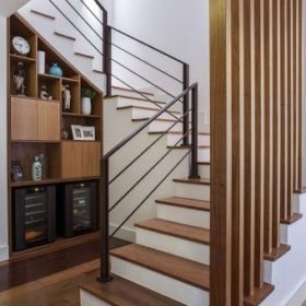 Ốp cầu thang gỗ công nghiệp