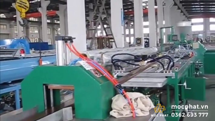 Máy sản xuất gỗ nhựa WPC chuyên dụng