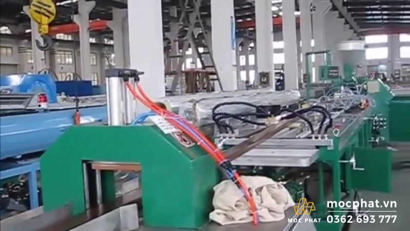 Máy sản xuất gỗ nhựa WPC chuyên dụng