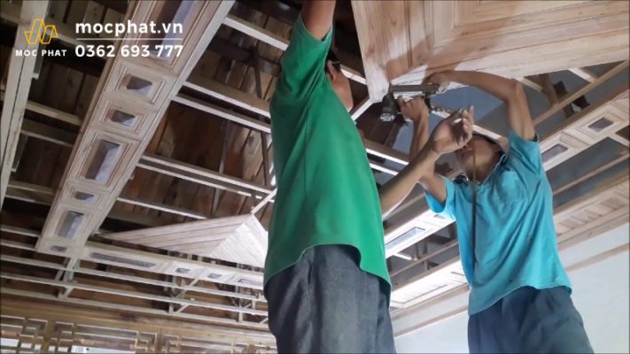 Thi công trần gỗ tự nhiên