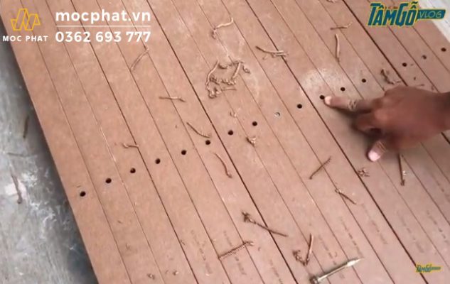 Hình 3- Lưu ý lúc bắn căn sao cho các lỗ khoan thẳng hàng