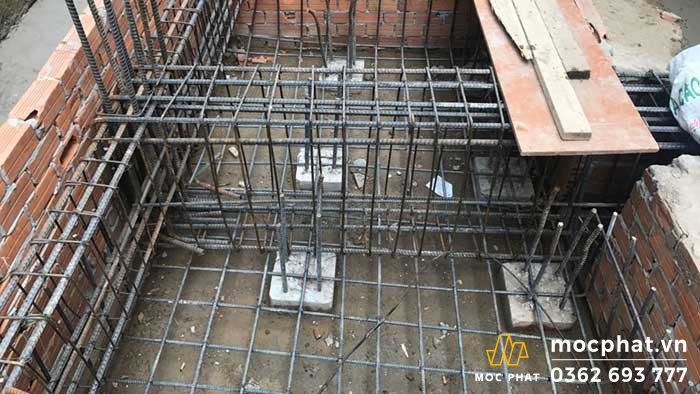 Phần thép của móng được hoàn thiện trước khi đổ bê tông