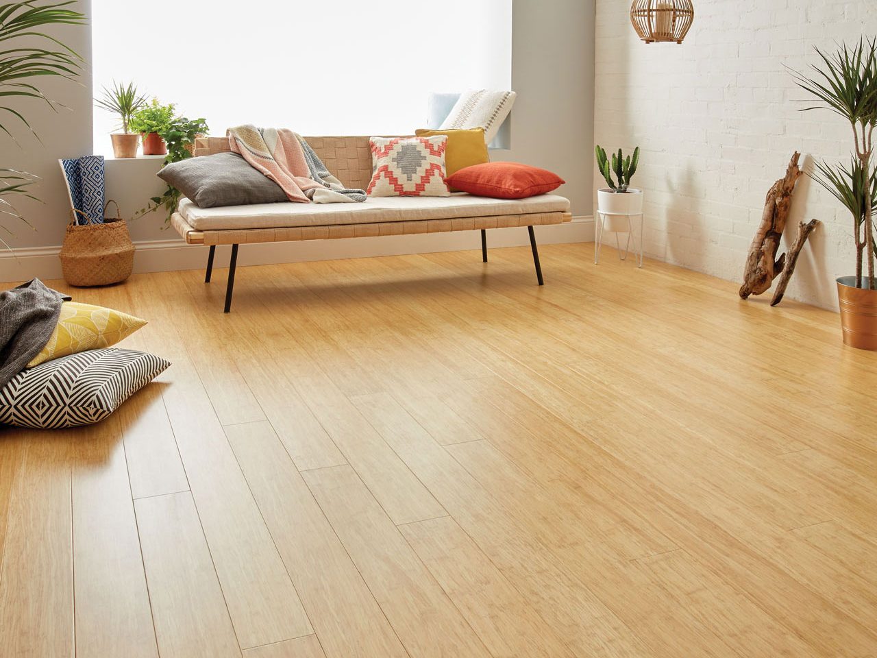 Sàn tre rẻ hơn và bền hơn so với các lựa chọn sàn gỗ khác 