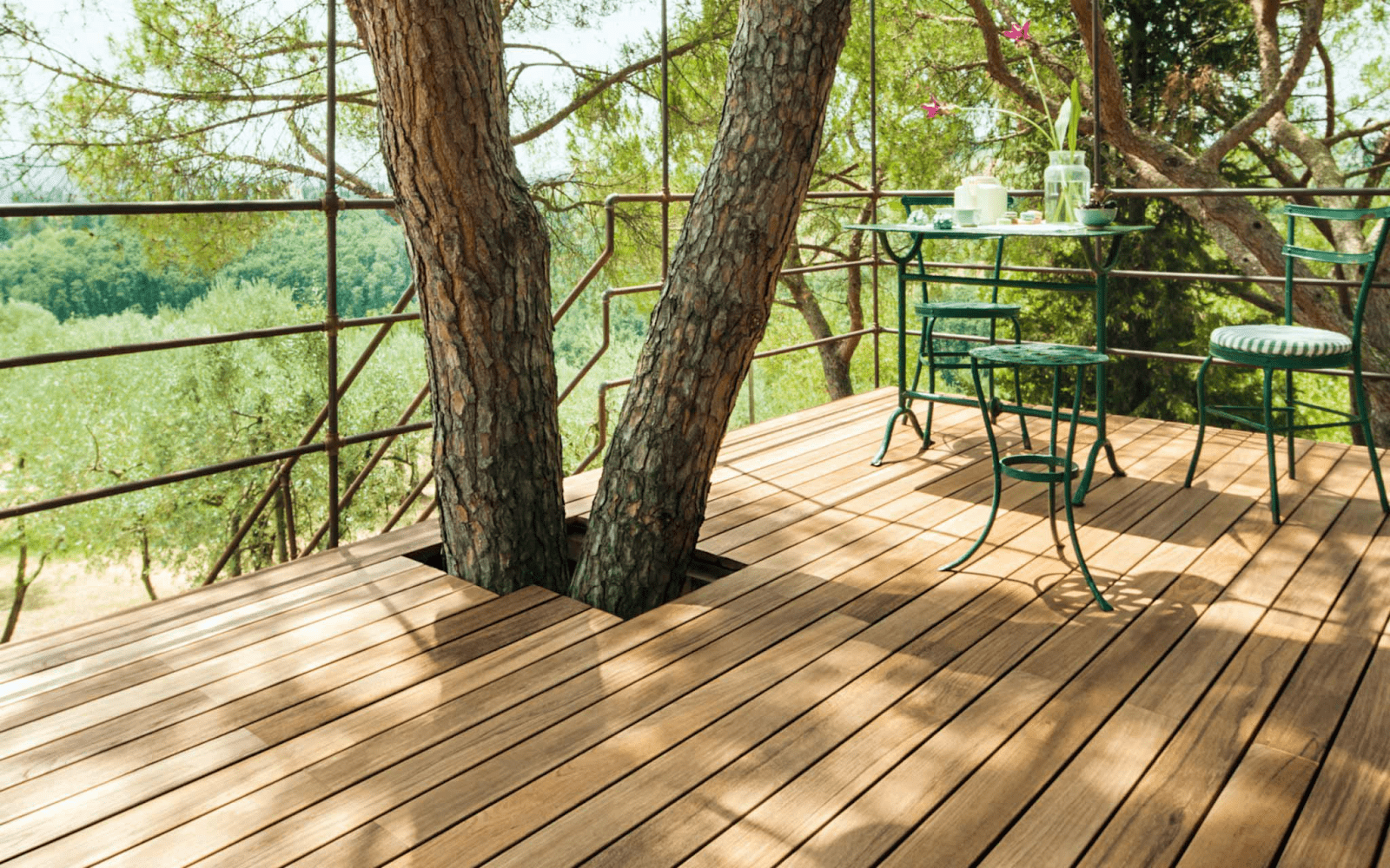 Sàn gỗ Teak phù hợp cho không gian ngoài trời